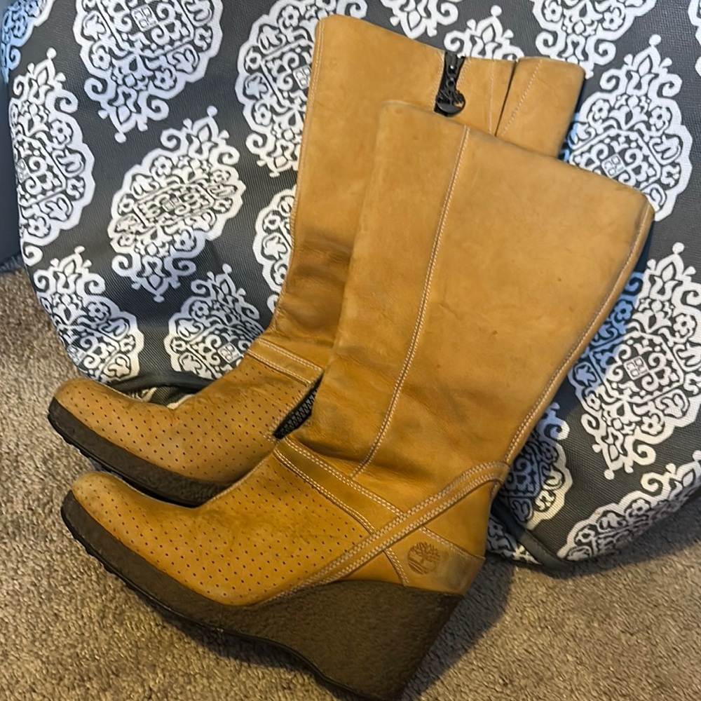Timberland Tan Wedge Shoes with Classic Appeal
